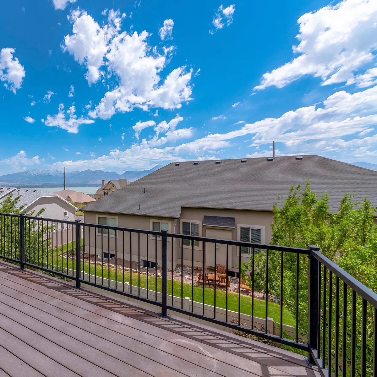 11 Creative Ideas for Deck Railing in Calgary